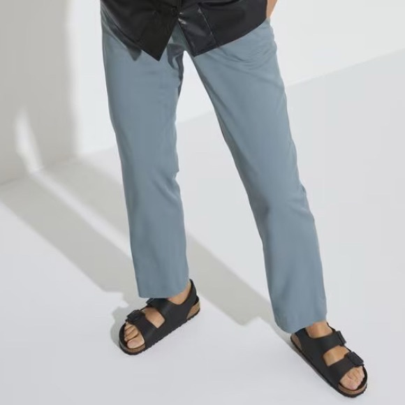 New In Box Birkenstock Milano Vegan Birko-Flor On Triples Black 8/39 Med/Narrow - Picture 2 of 16